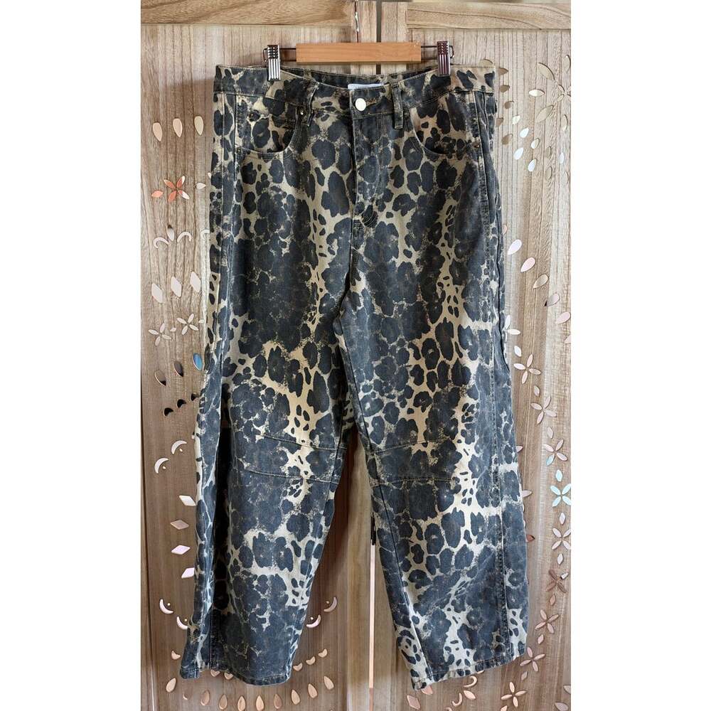 12th TRIBE Muse Leopard Print Barrel Leg Jeans Size 32 - Picture 4 of 10